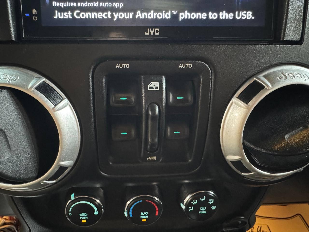 Jeep Wrangler Unlimited 4WD 4dr Freedom Edition *Ltd Avail* 2013