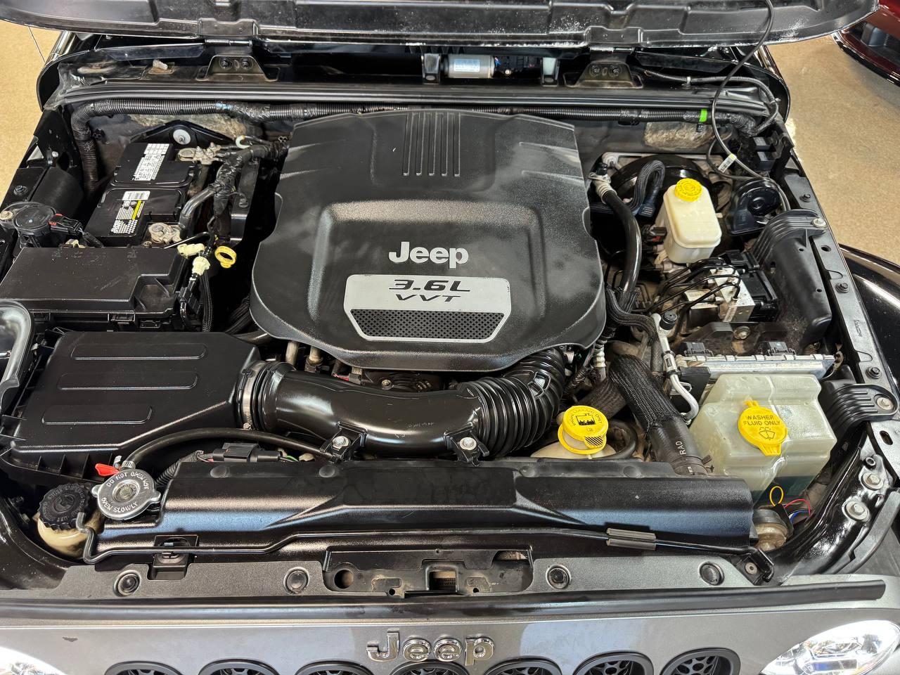 Jeep Wrangler Unlimited 4WD 4dr Freedom Edition *Ltd Avail* 2013