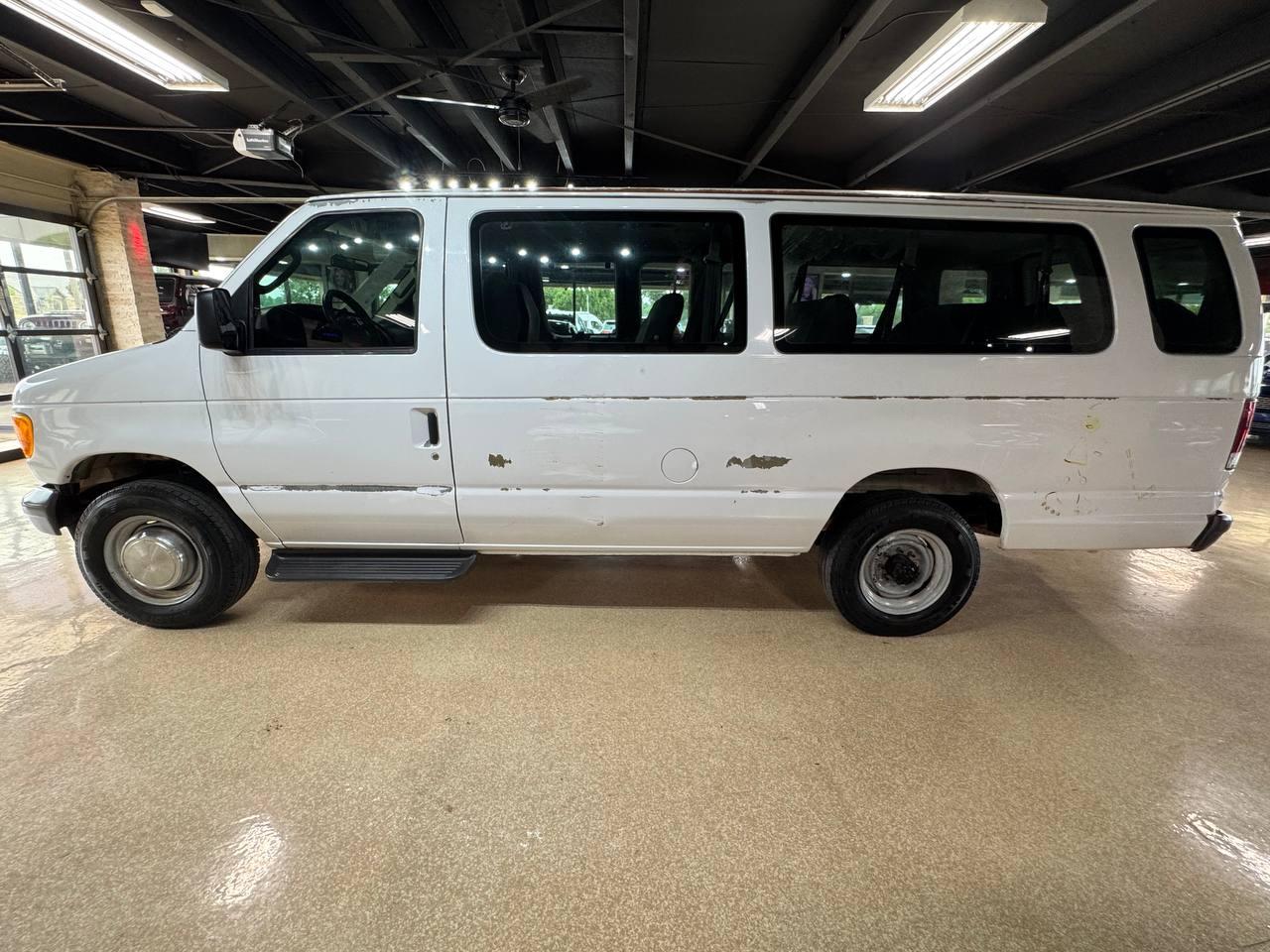 Ford Econoline Wagon E-350 Super Ext XL 2006