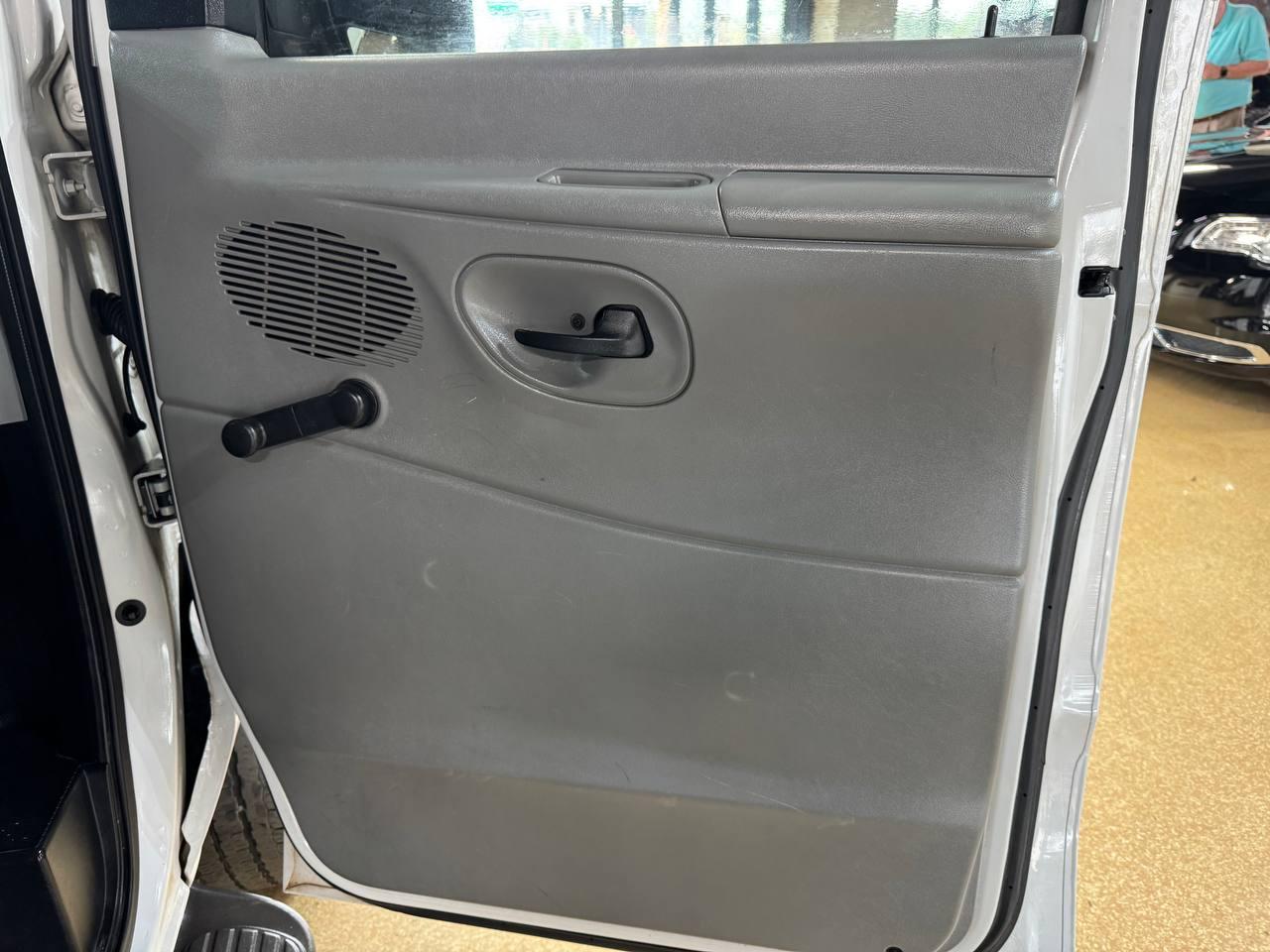 Ford Econoline Wagon E-350 Super Ext XL 2006