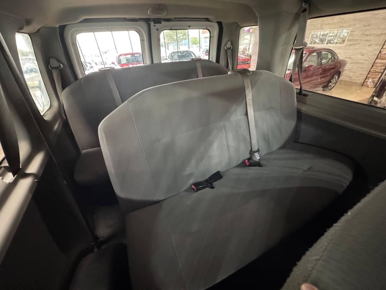 Ford Econoline Wagon E-350 Super Ext XL 2006