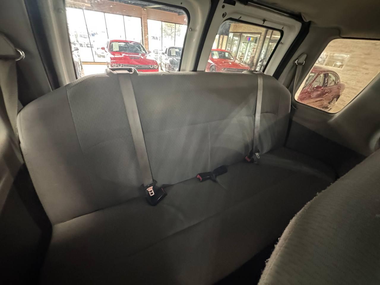 Ford Econoline Wagon E-350 Super Ext XL 2006