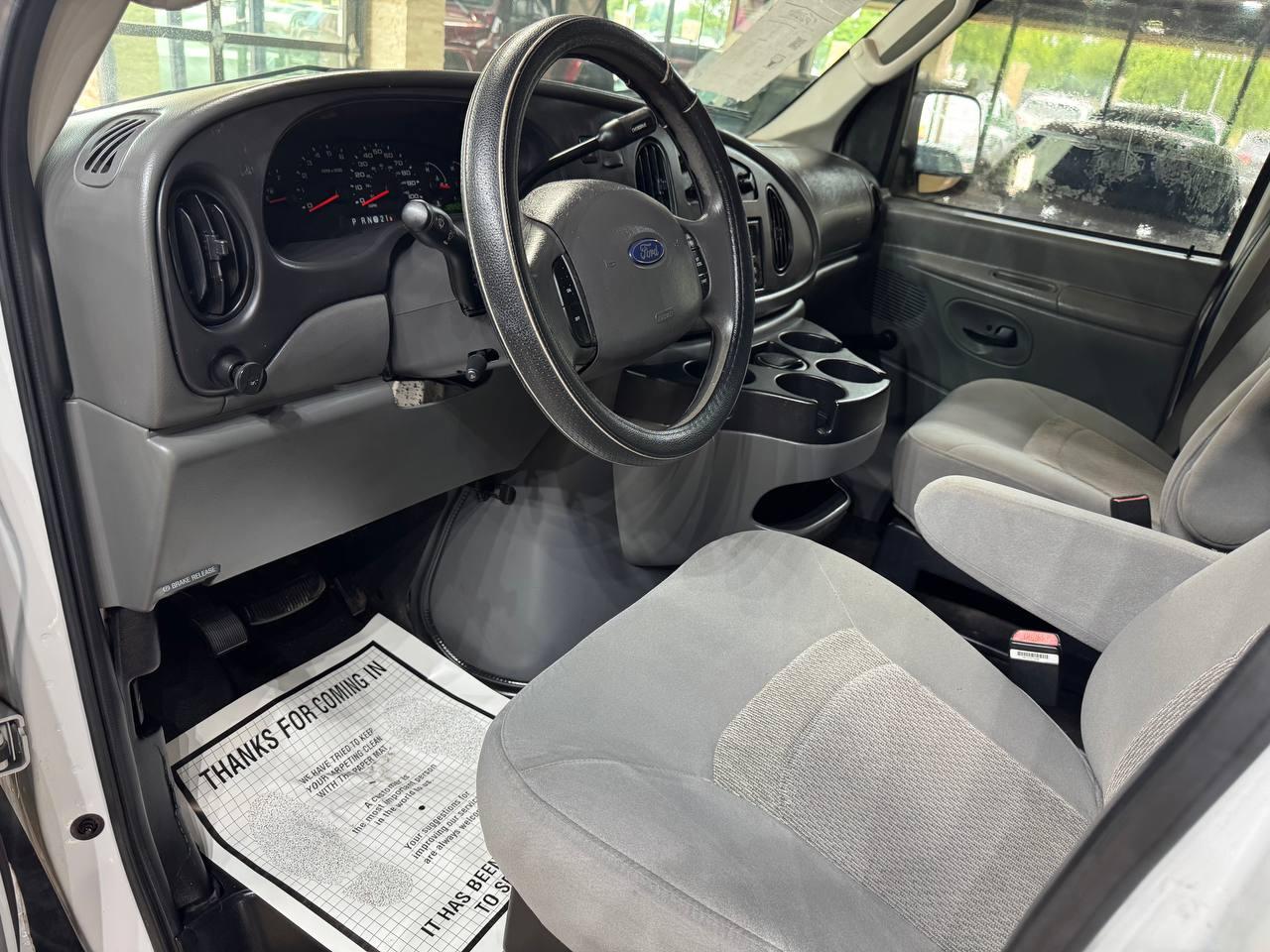 Ford Econoline Wagon E-350 Super Ext XL 2006