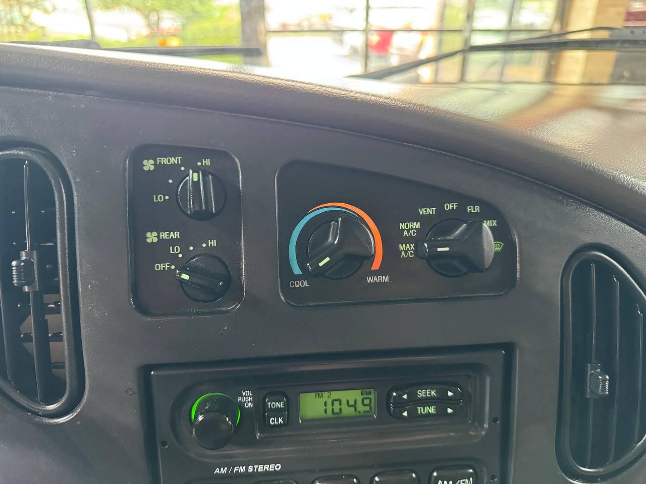 Ford Econoline Wagon E-350 Super Ext XL 2006