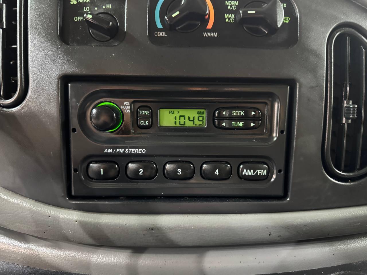 Ford Econoline Wagon E-350 Super Ext XL 2006