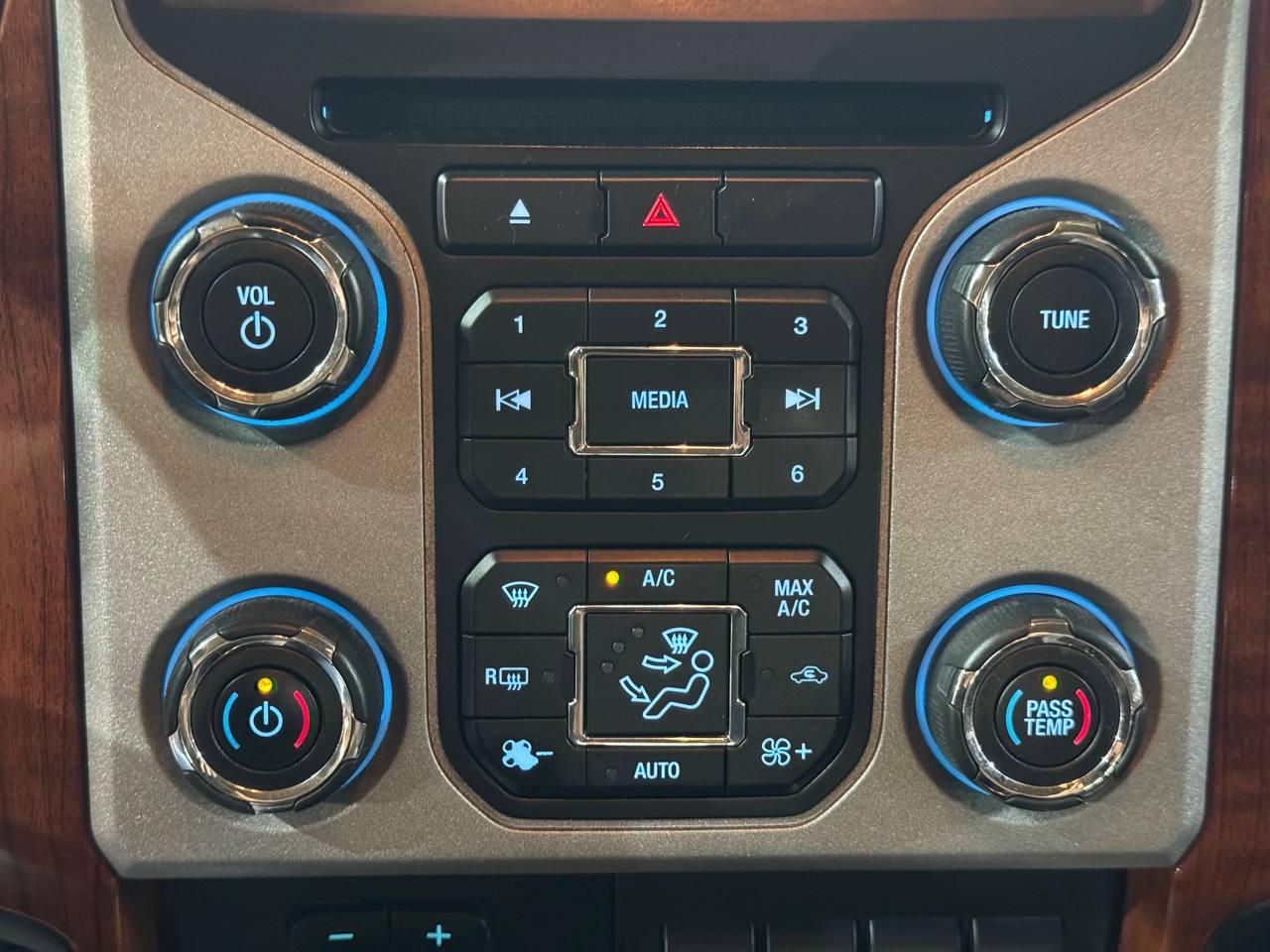 Ford Super Duty F-250 SRW 4WD Crew Cab 172" Platinum 2016