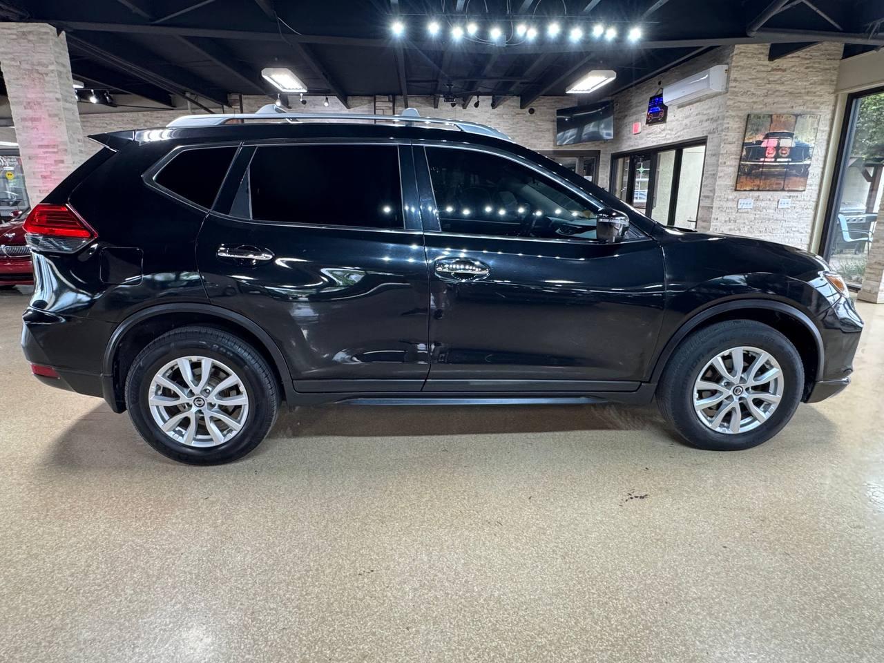 Nissan Rogue AWD SV 2017