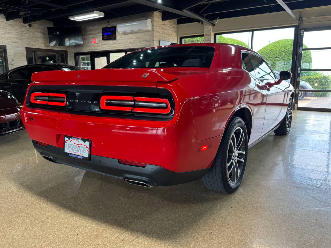 Dodge Challenger GT AWD 2019