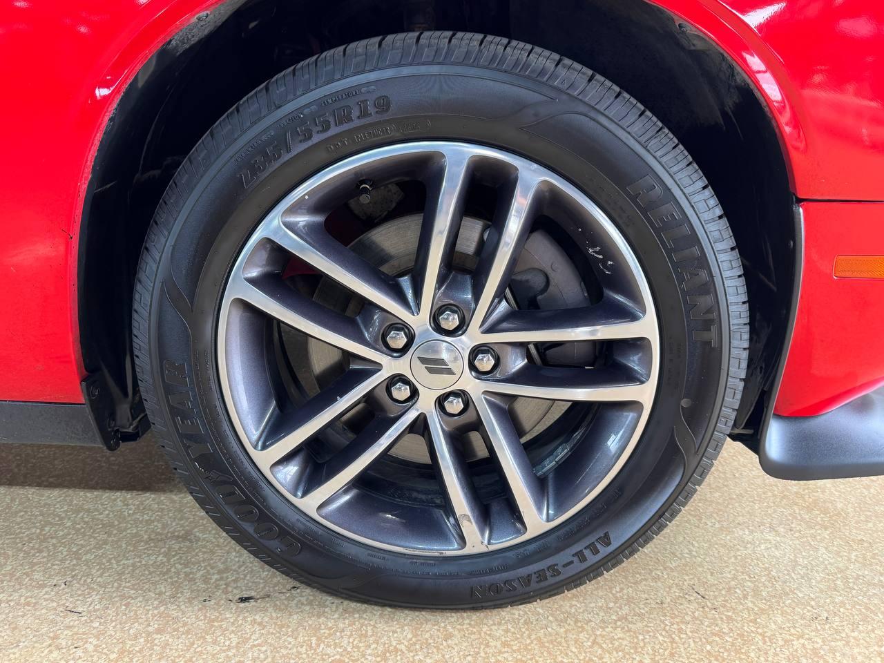 Dodge Challenger GT AWD 2019