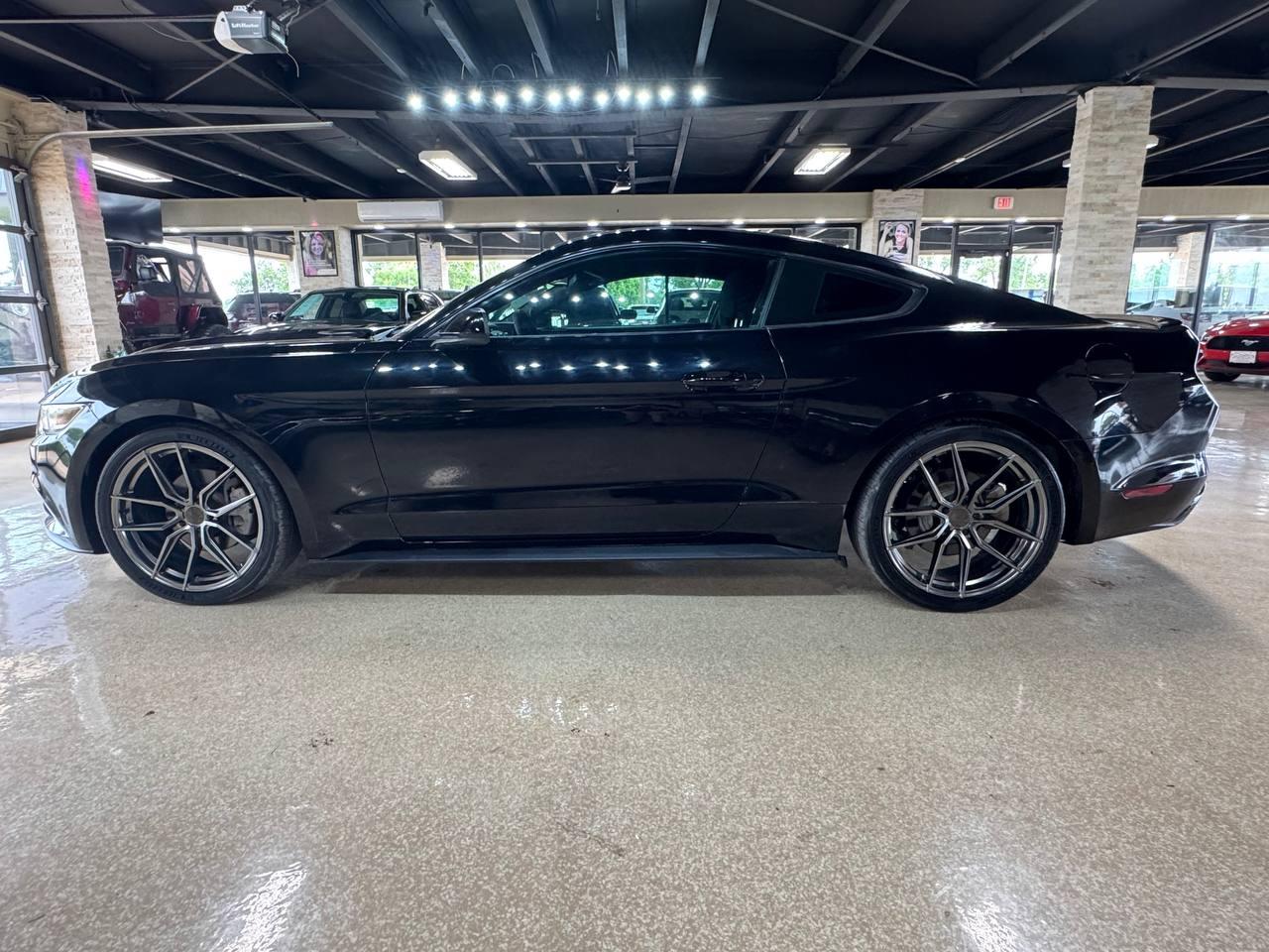 Ford Mustang 2dr Fastback V6 2015