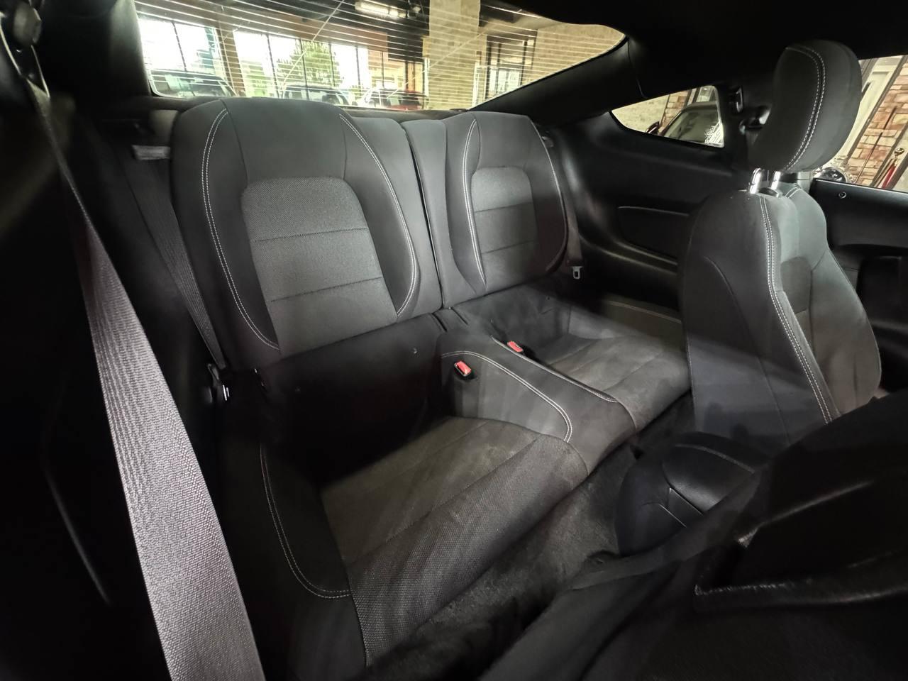 Ford Mustang 2dr Fastback V6 2015