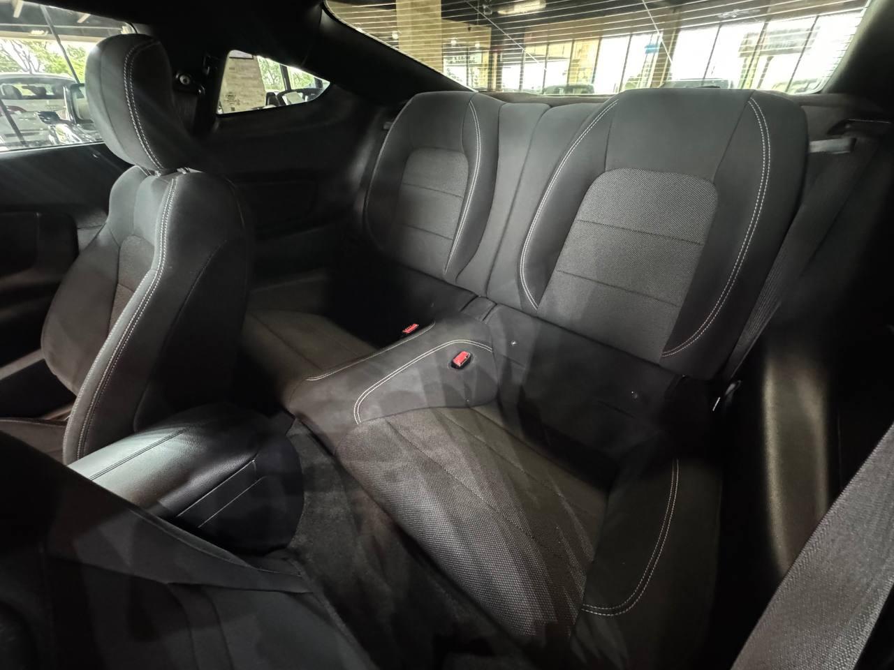 Ford Mustang 2dr Fastback V6 2015
