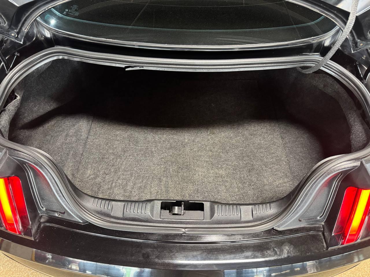 Ford Mustang 2dr Fastback V6 2015