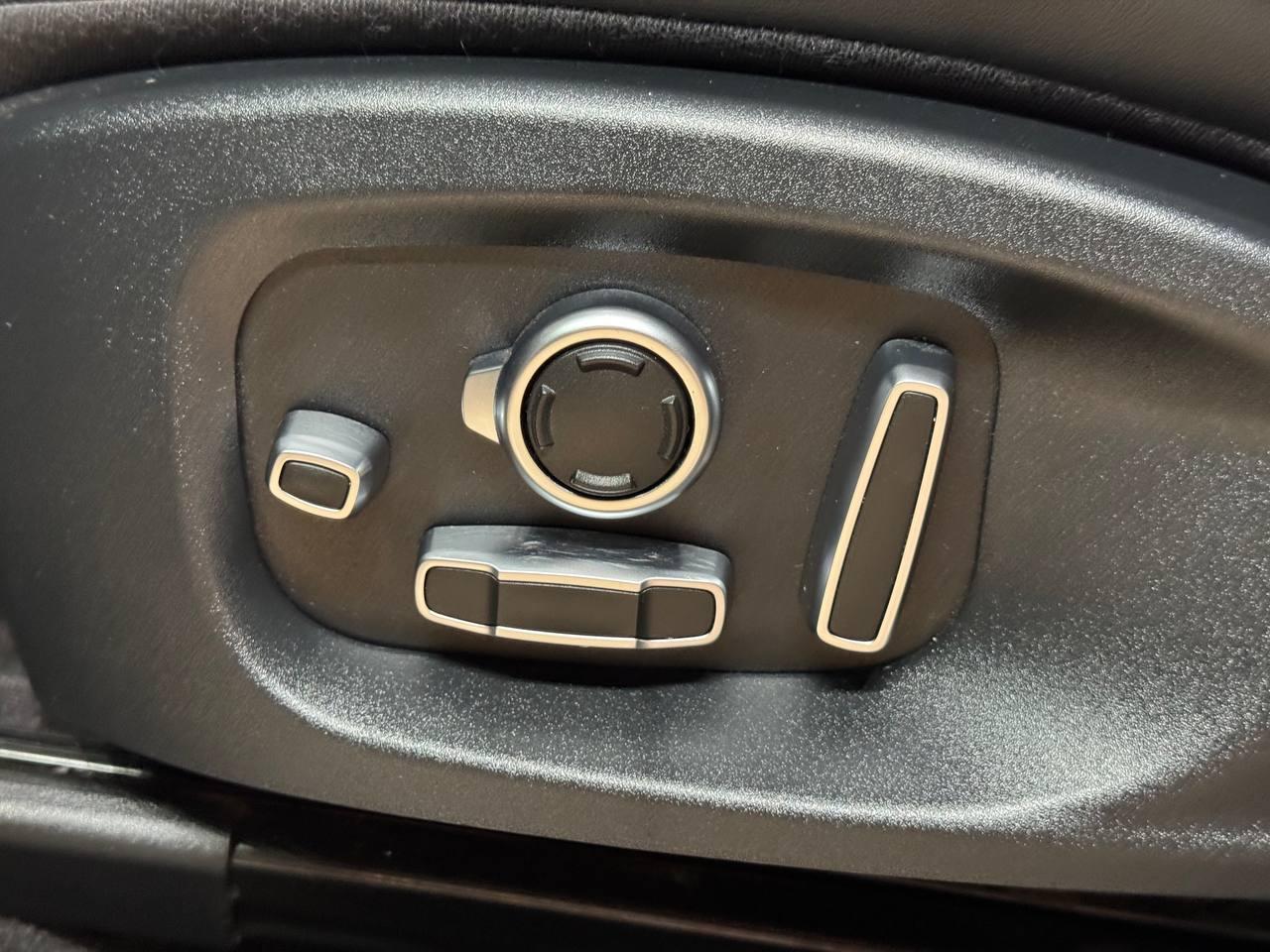 Jaguar E-Pace P300 AWD R-Dynamic HSE 2018