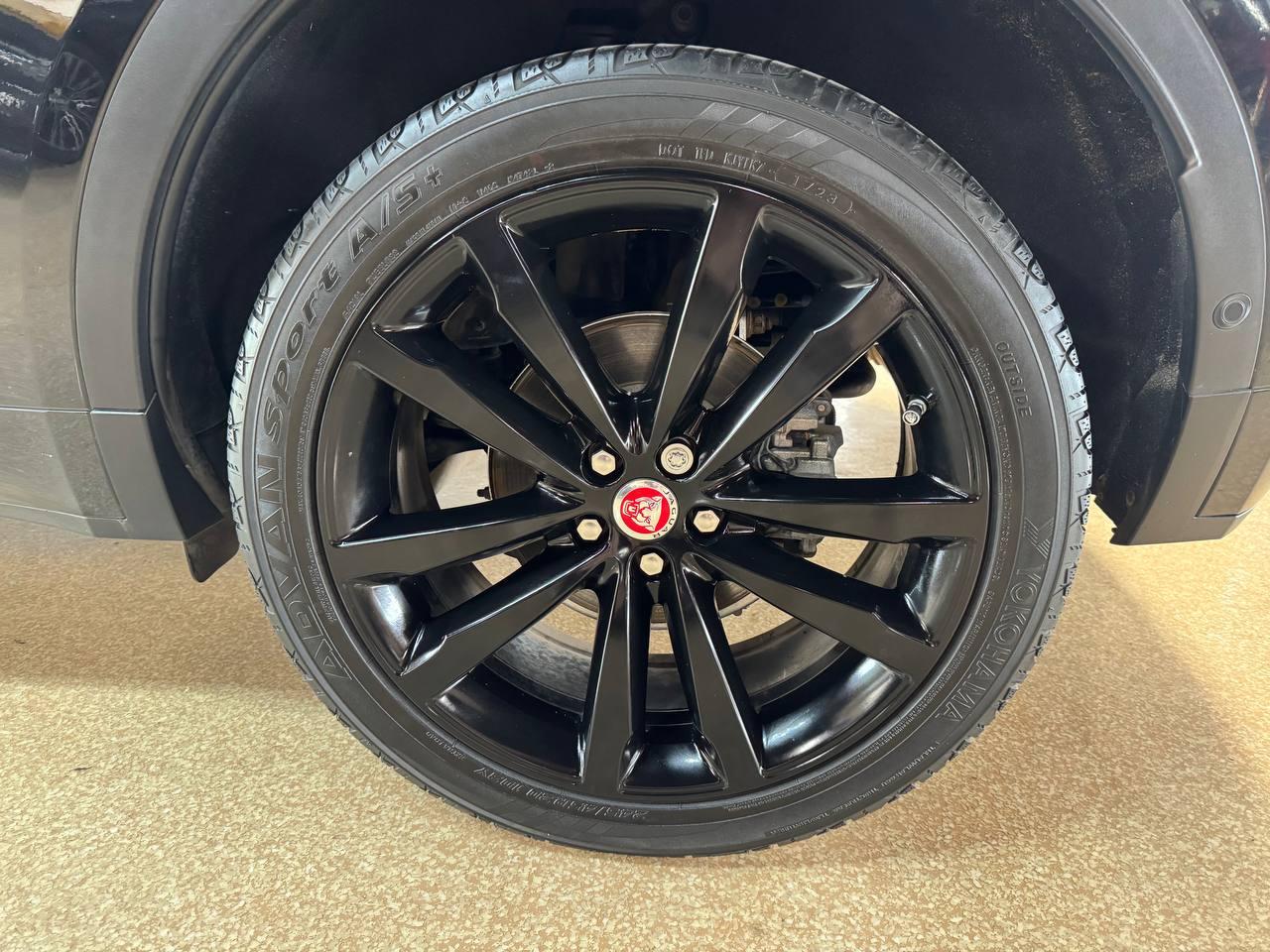 Jaguar E-Pace P300 AWD R-Dynamic HSE 2018