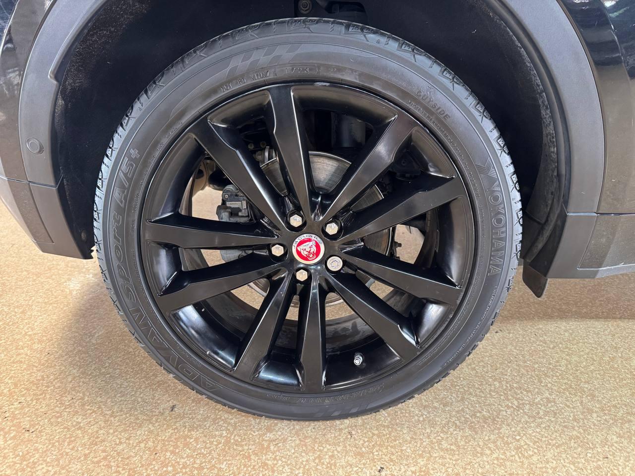 Jaguar E-Pace P300 AWD R-Dynamic HSE 2018