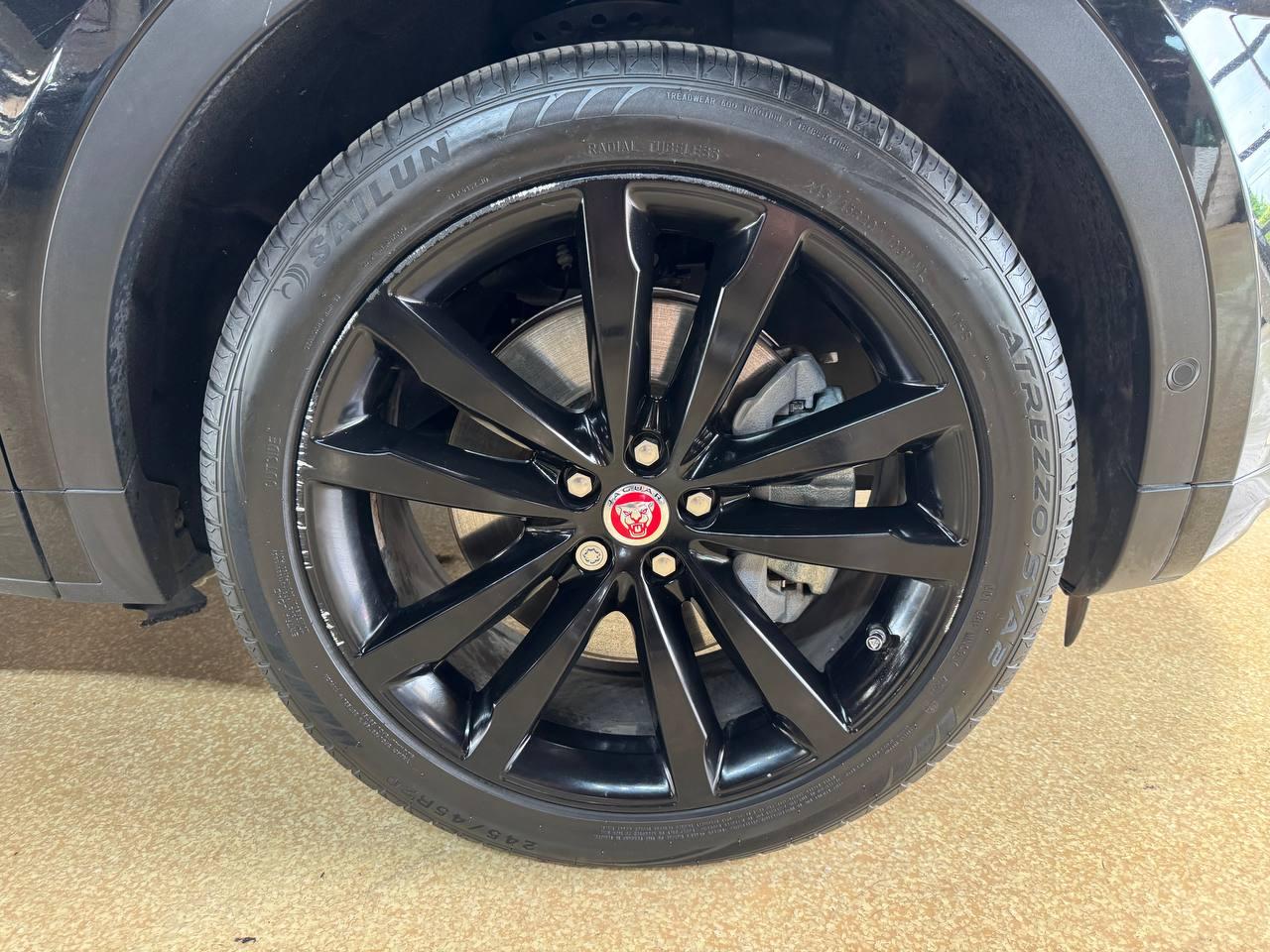 Jaguar E-Pace P300 AWD R-Dynamic HSE 2018