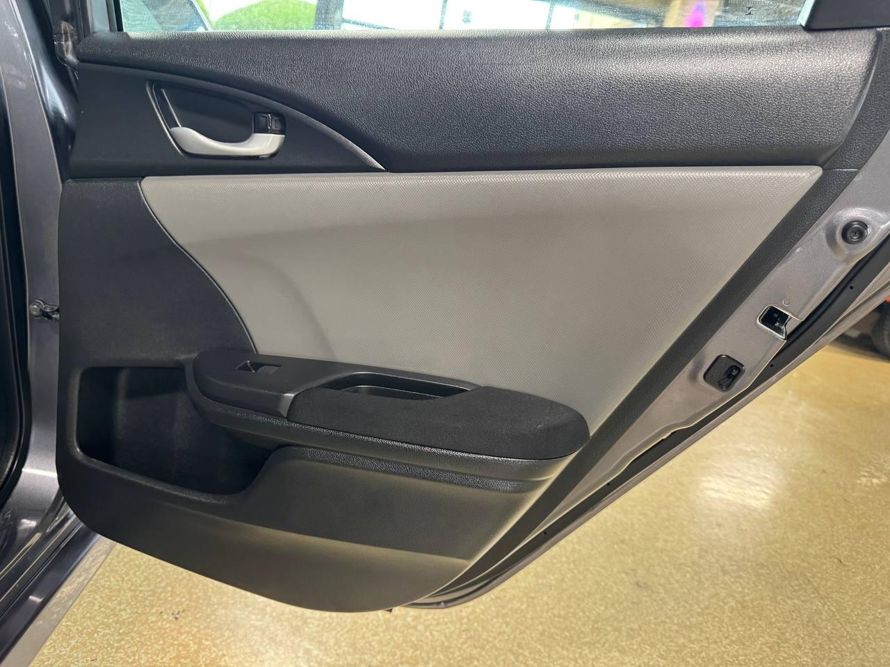 Honda Civic Sedan LX CVT 2021