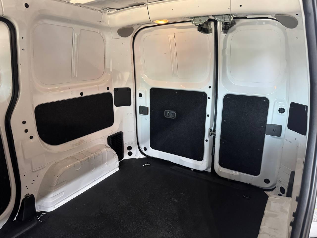 Nissan NV200 Compact Cargo I4 SV 2017