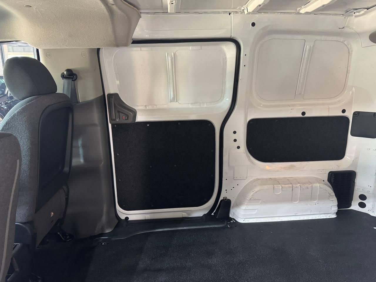 Nissan NV200 Compact Cargo I4 SV 2017