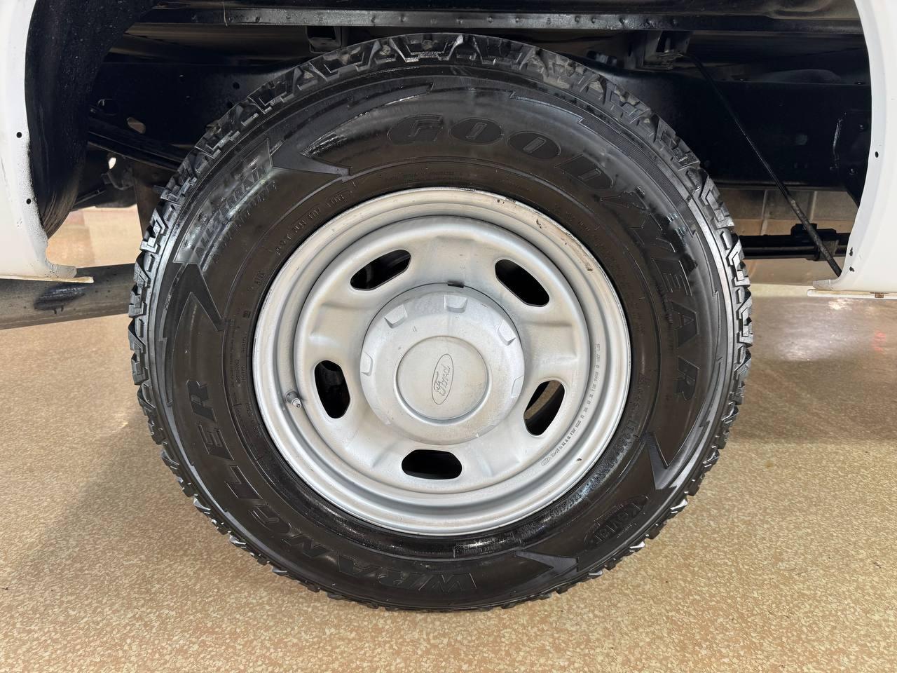 Ford Super Duty F-250 SRW 2WD SuperCab 158" Lariat 2015