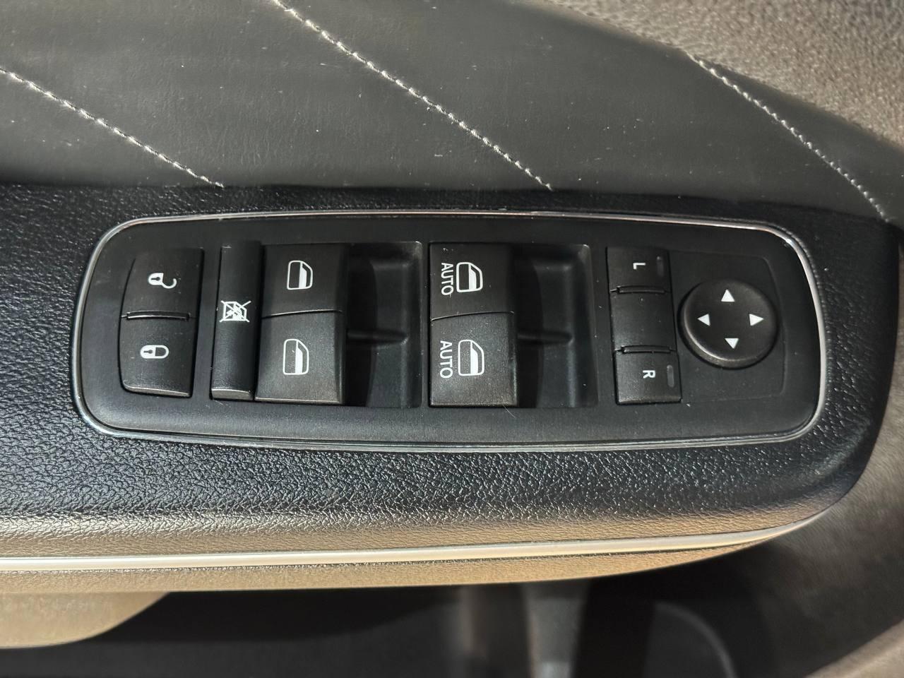 Dodge Charger 4dr Sdn RT RWD 2015