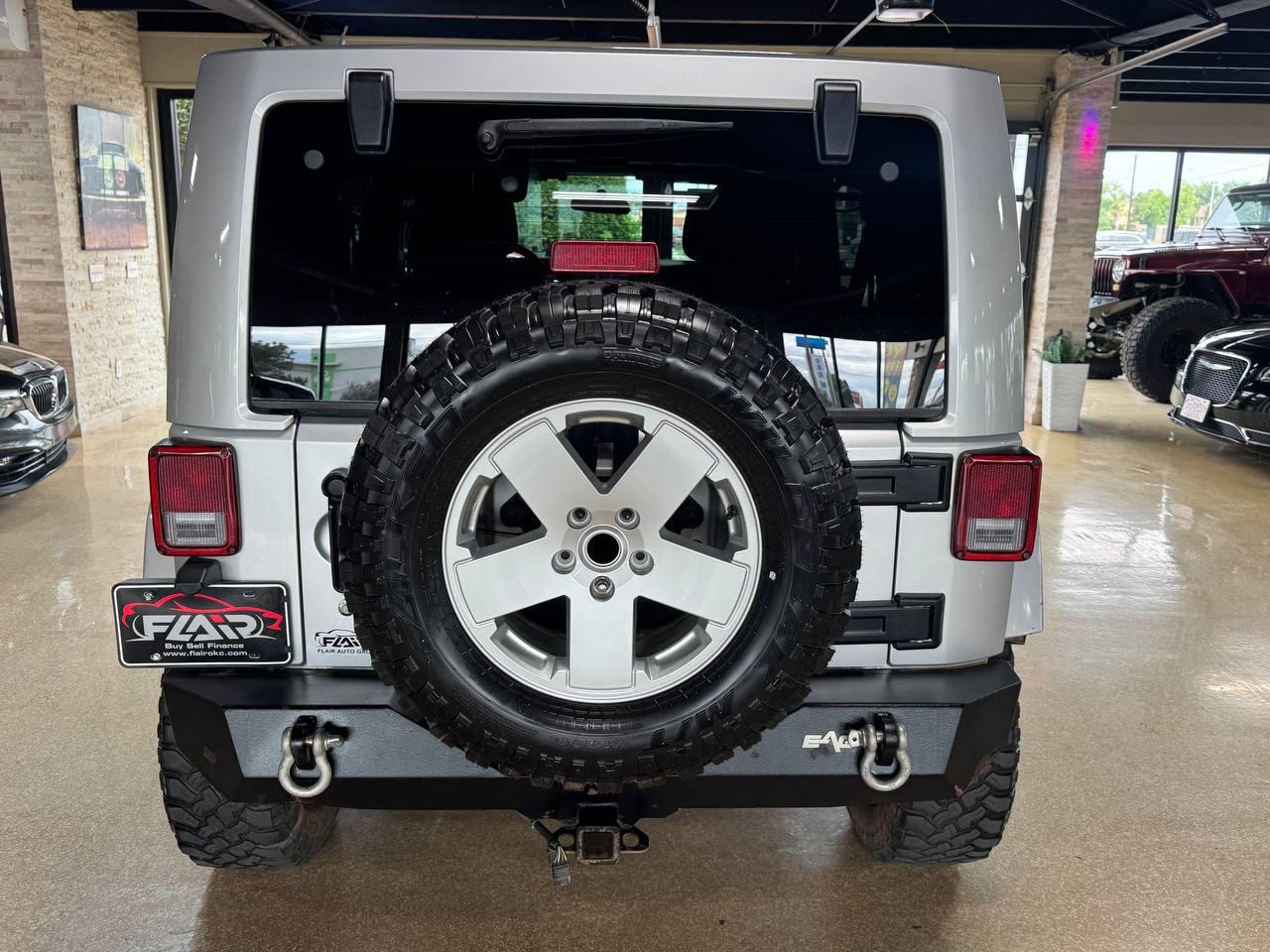 Jeep Wrangler Unlimited 4WD 4dr Sahara 2012