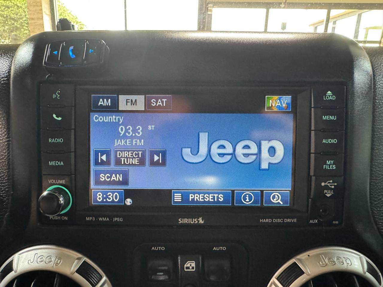 Jeep Wrangler Unlimited 4WD 4dr Sahara 2012