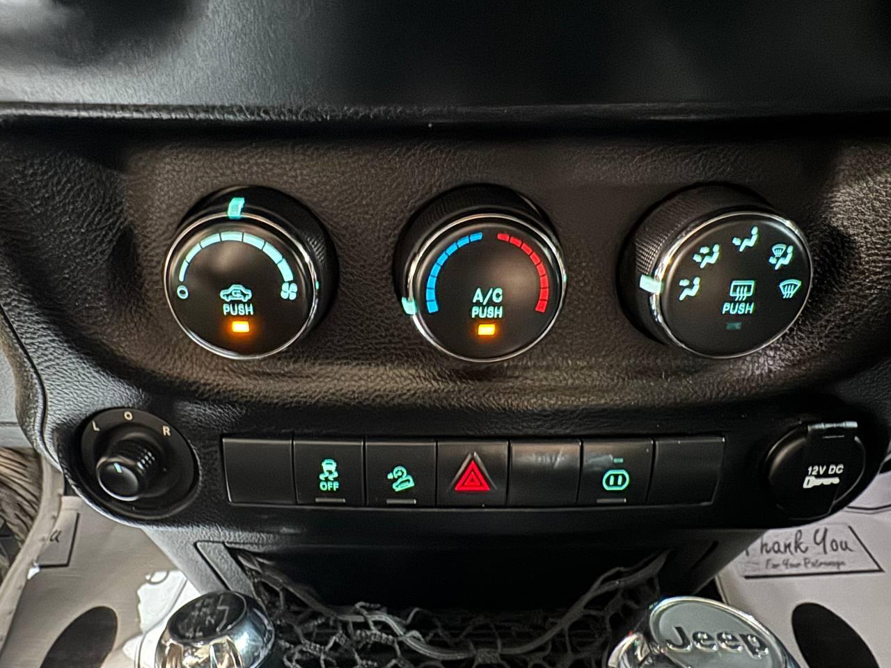 Jeep Wrangler Unlimited 4WD 4dr Sahara 2012