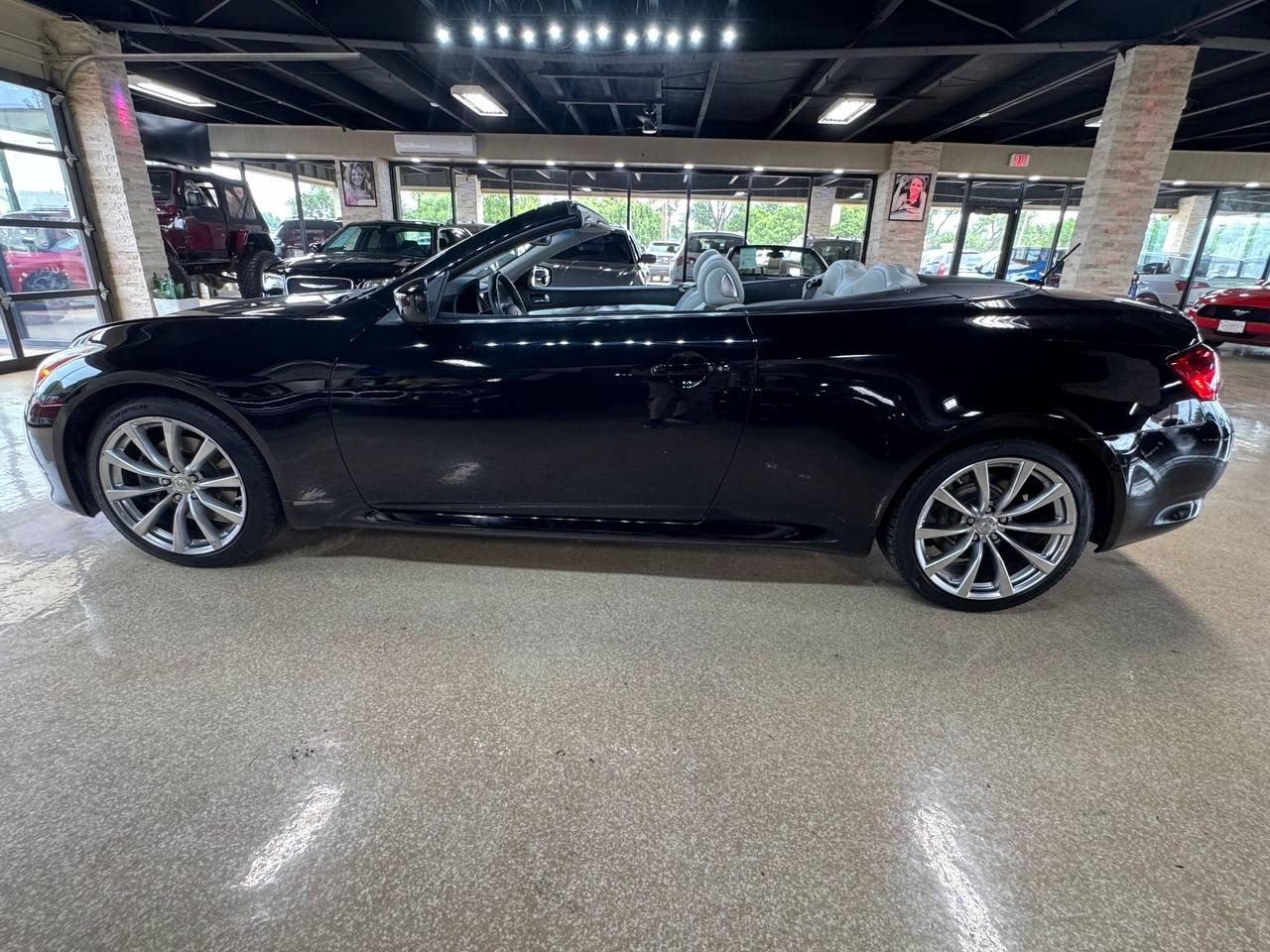 Infiniti G37 Convertible 2dr Base 2009