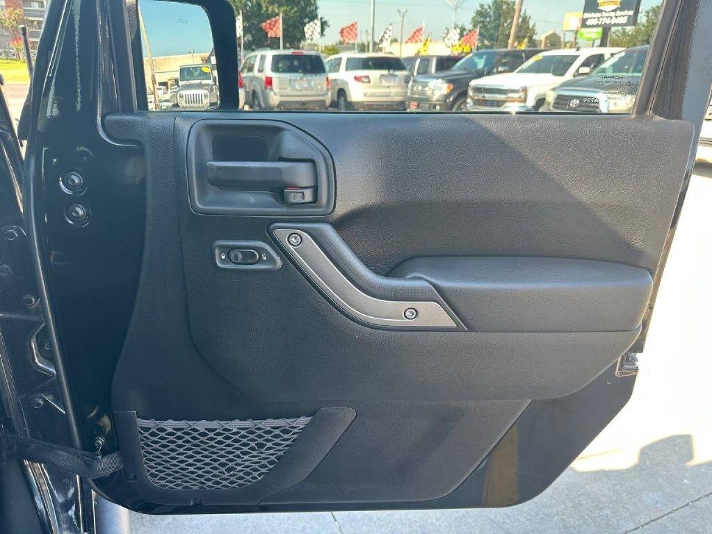 Jeep Wrangler Unlimited 4WD 4dr Sport 2012