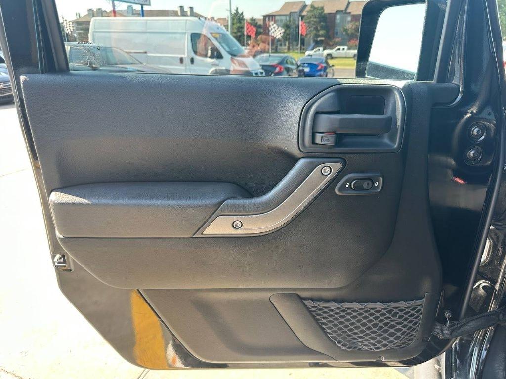 Jeep Wrangler Unlimited 4WD 4dr Sport 2012