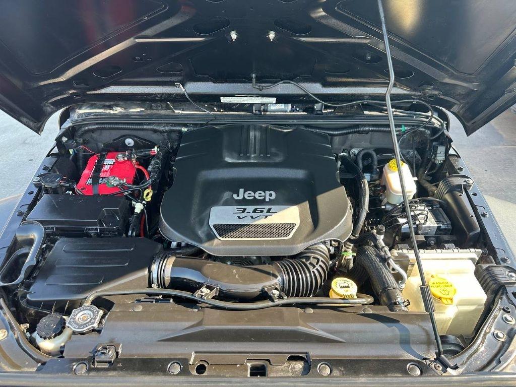 Jeep Wrangler Unlimited 4WD 4dr Sport 2012