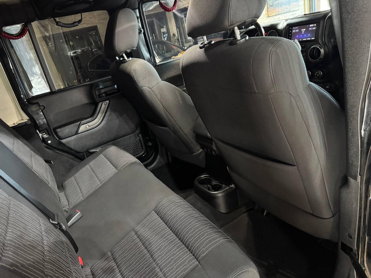 Jeep Wrangler Unlimited 4WD 4dr Sport 2012