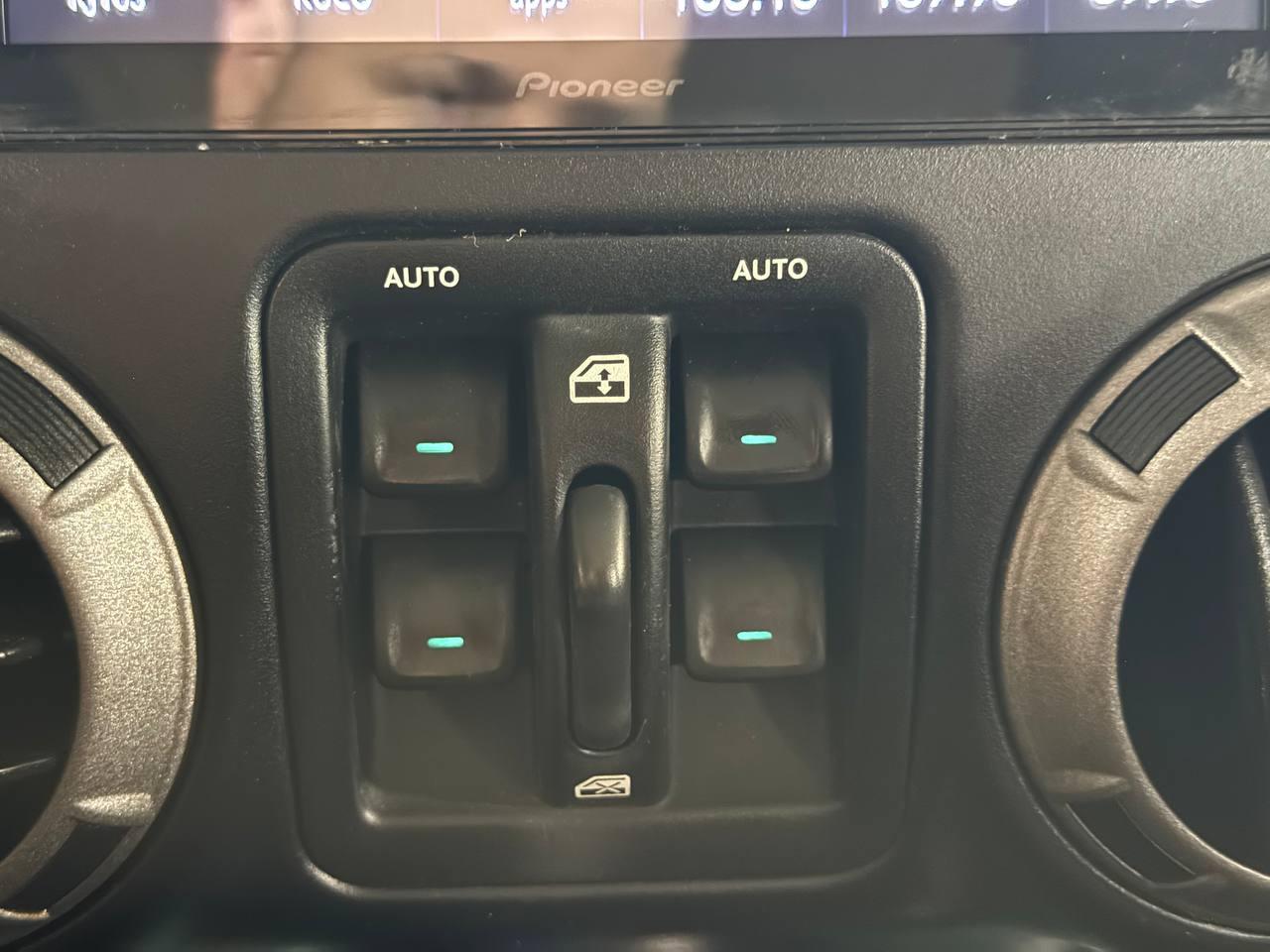 Jeep Wrangler Unlimited 4WD 4dr Sport 2012