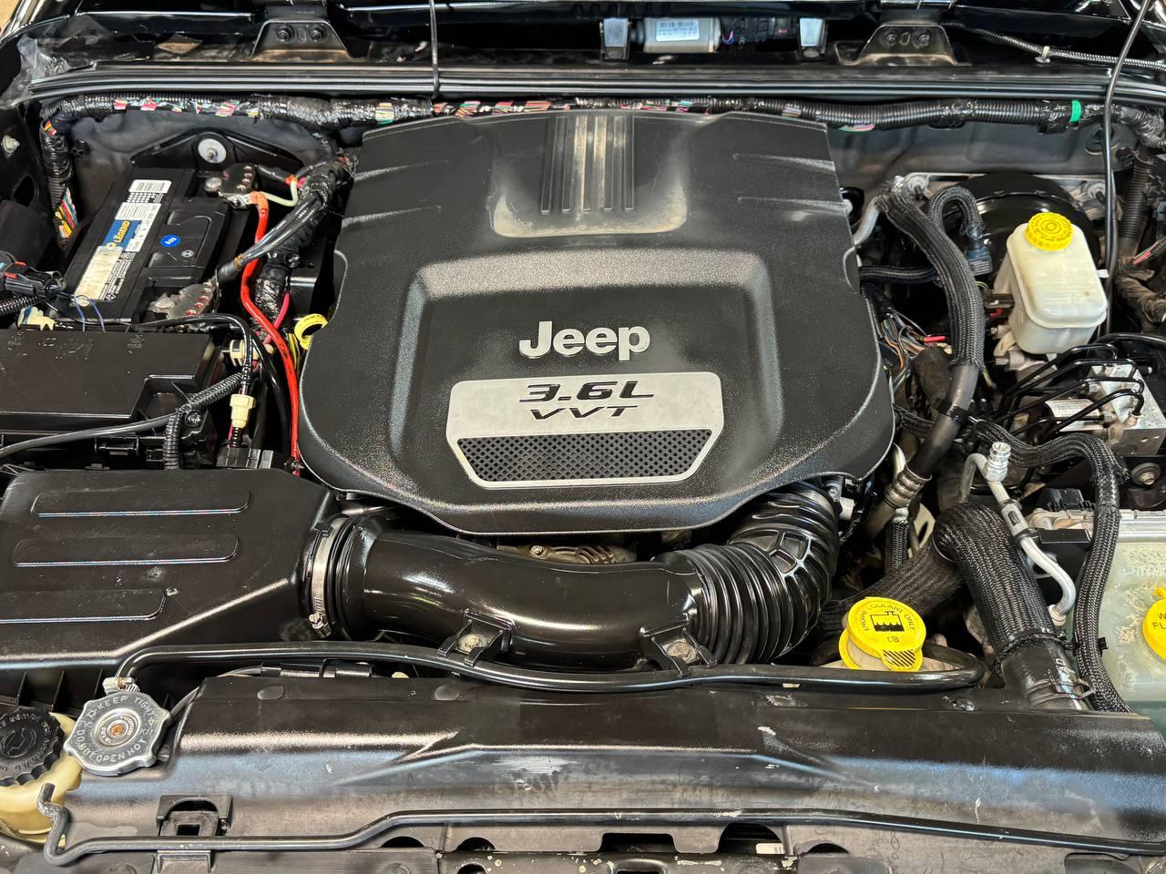 Jeep Wrangler Unlimited 4WD 4dr Sport 2012