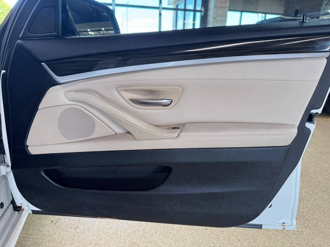 BMW 5 Series 4dr Sdn 535i RWD 2013
