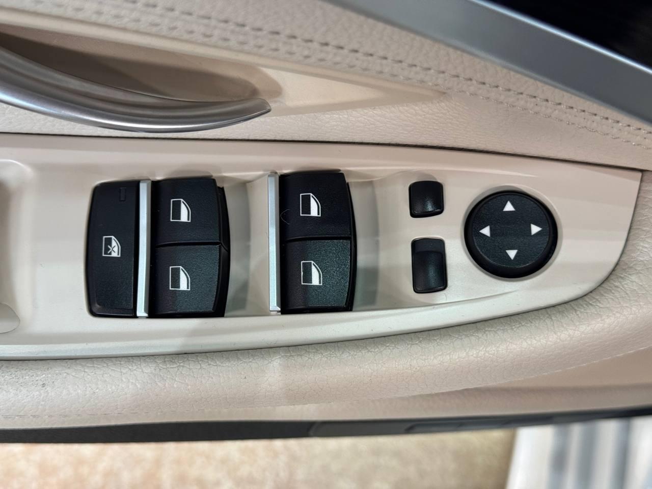 BMW 5 Series 4dr Sdn 535i RWD 2013