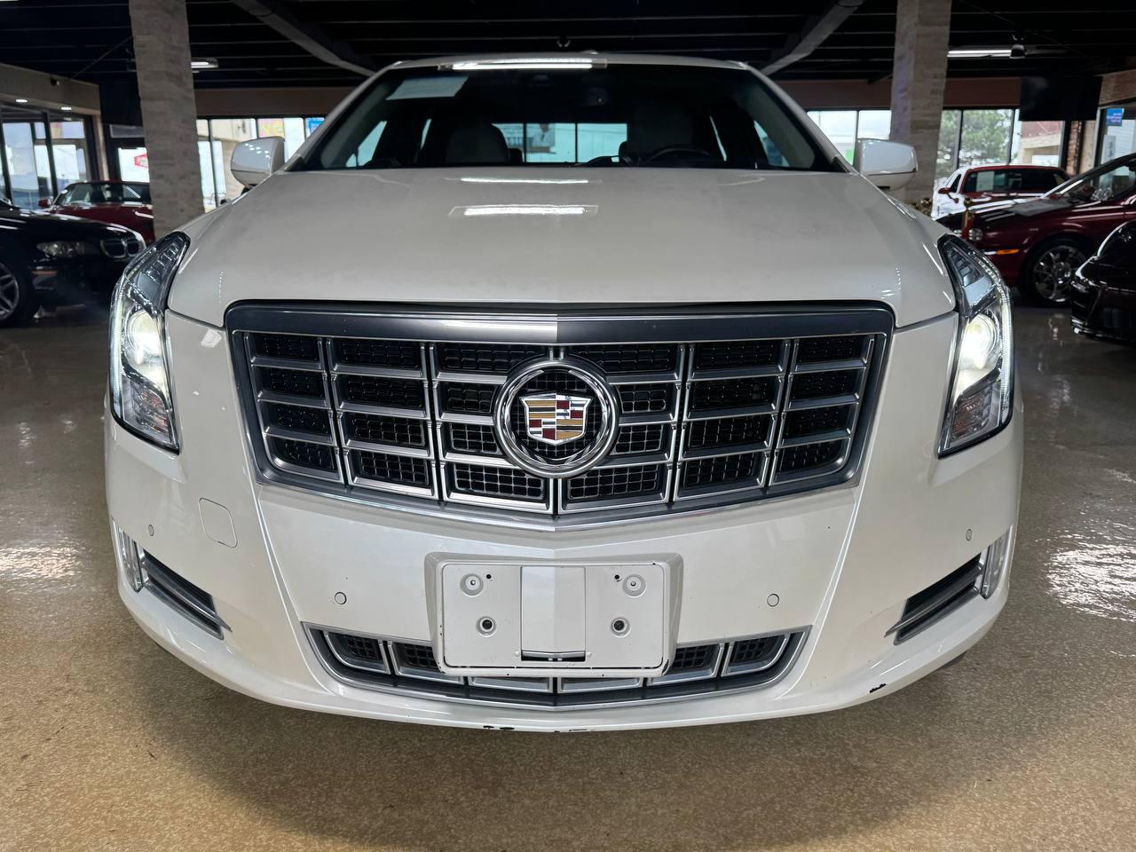 Cadillac XTS 4dr Sdn Premium FWD 2013