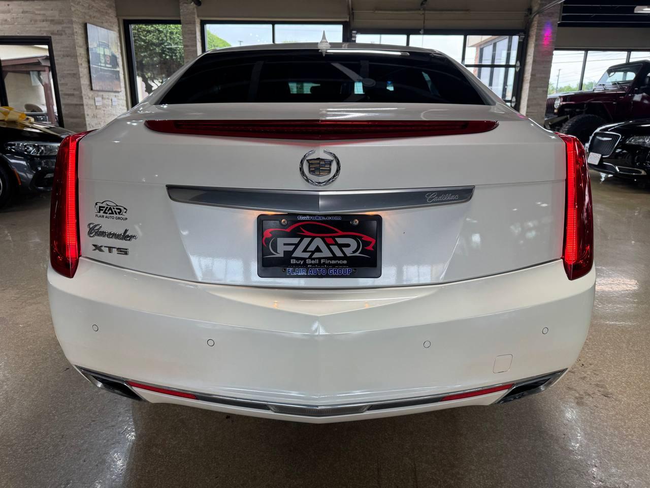 Cadillac XTS 4dr Sdn Premium FWD 2013