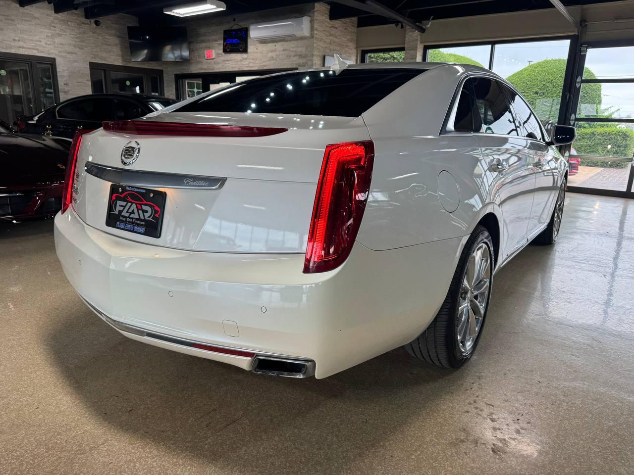 Cadillac XTS 4dr Sdn Premium FWD 2013