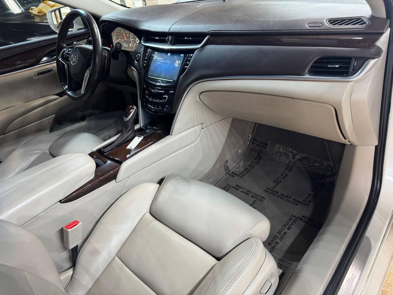 Cadillac XTS 4dr Sdn Premium FWD 2013