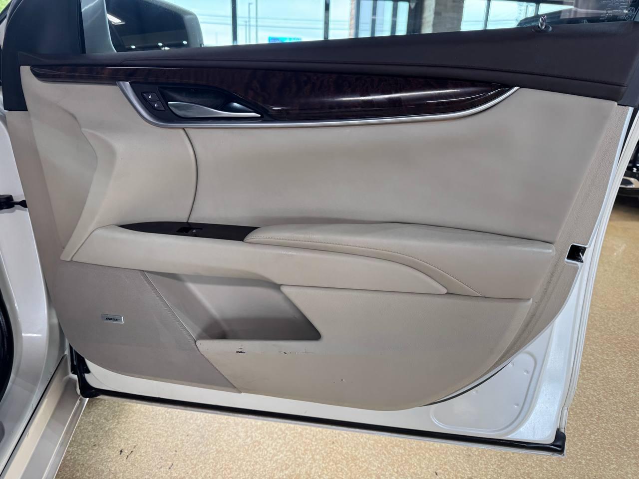Cadillac XTS 4dr Sdn Premium FWD 2013