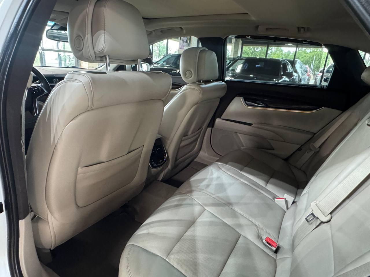 Cadillac XTS 4dr Sdn Premium FWD 2013