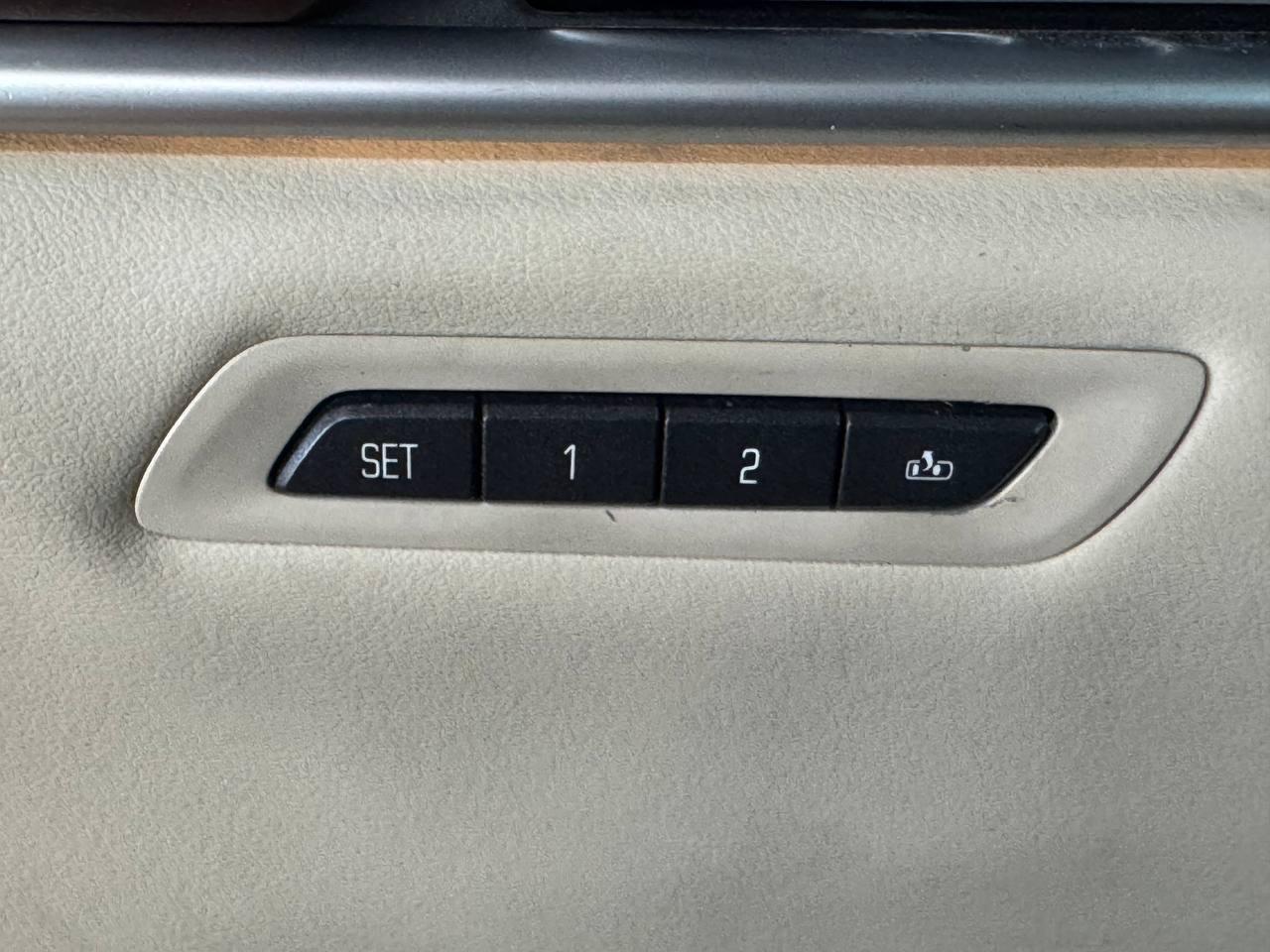 Cadillac XTS 4dr Sdn Premium FWD 2013