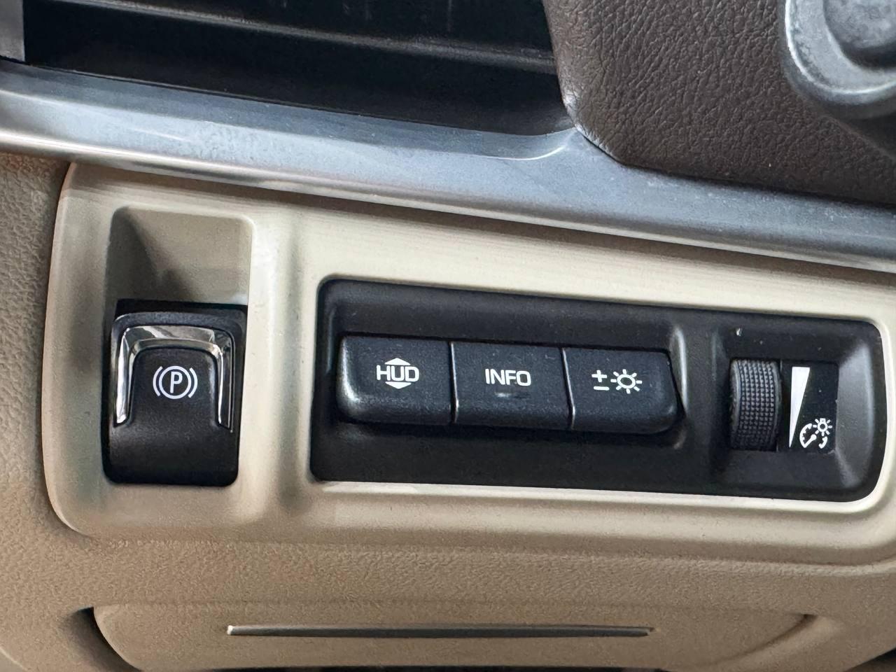 Cadillac XTS 4dr Sdn Premium FWD 2013