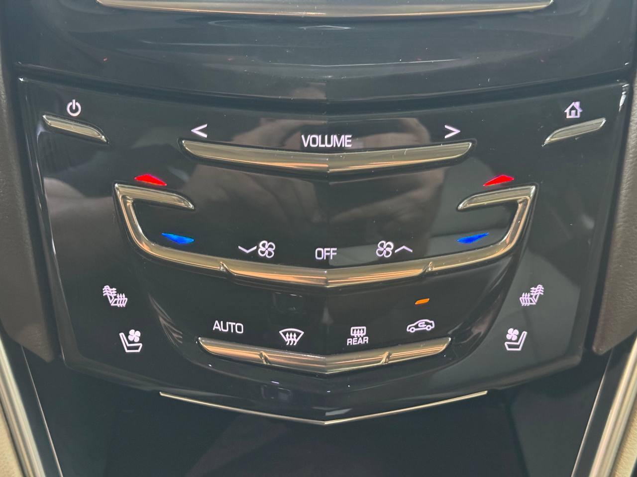 Cadillac XTS 4dr Sdn Premium FWD 2013