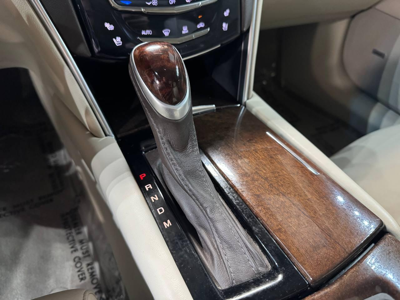 Cadillac XTS 4dr Sdn Premium FWD 2013