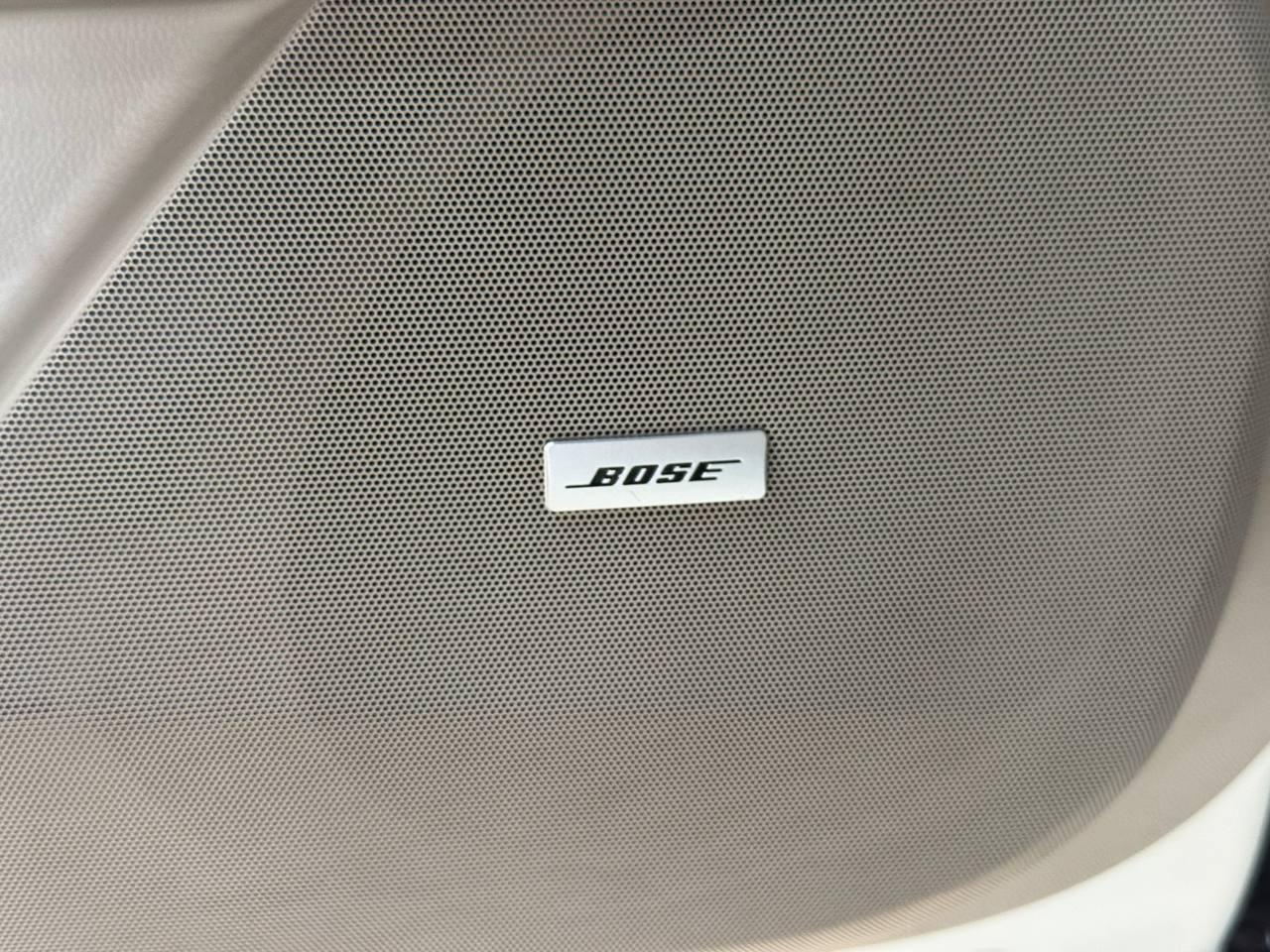 Cadillac XTS 4dr Sdn Premium FWD 2013