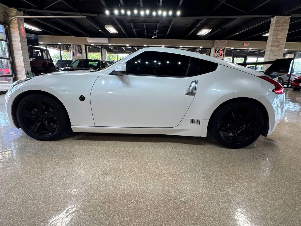 Nissan 370Z 2dr Cpe Auto 2012